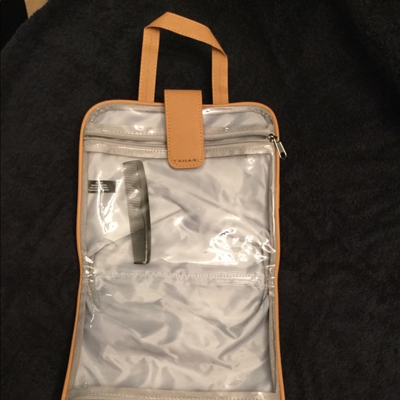NWT Tahari 2-section weekender toiletry bag - Picture 4 of 5